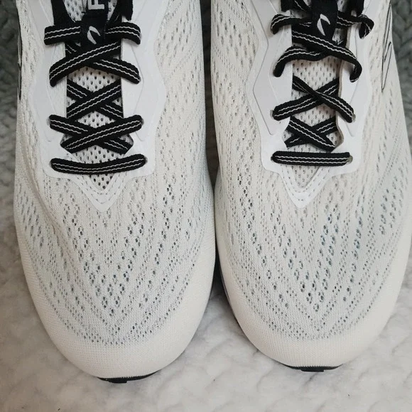 Newton Fusion 2 Men's Running Shoes White Athletic Trainer Sneakers Size 11